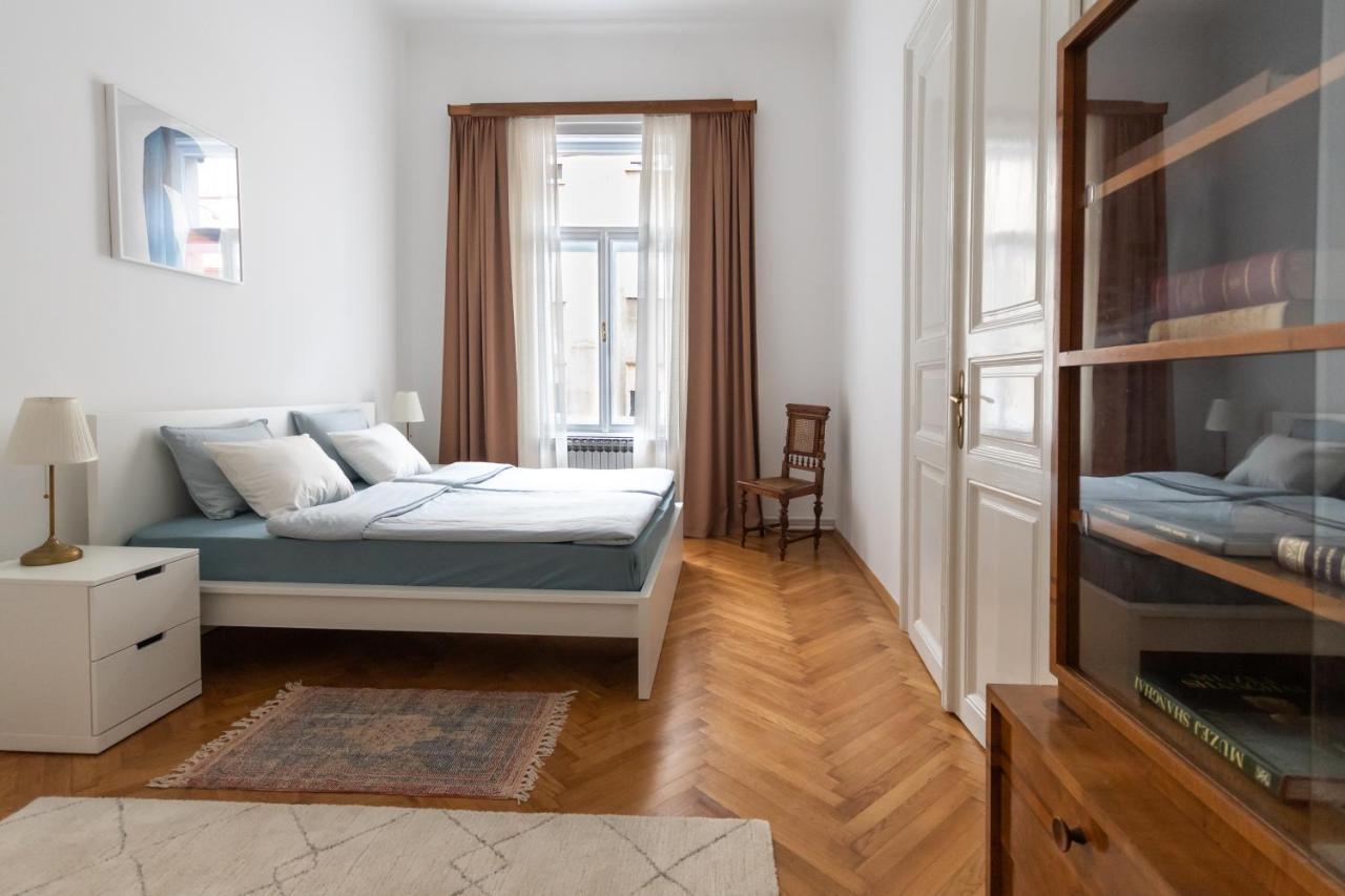 Apartment Herzer Загреб Екстериор снимка