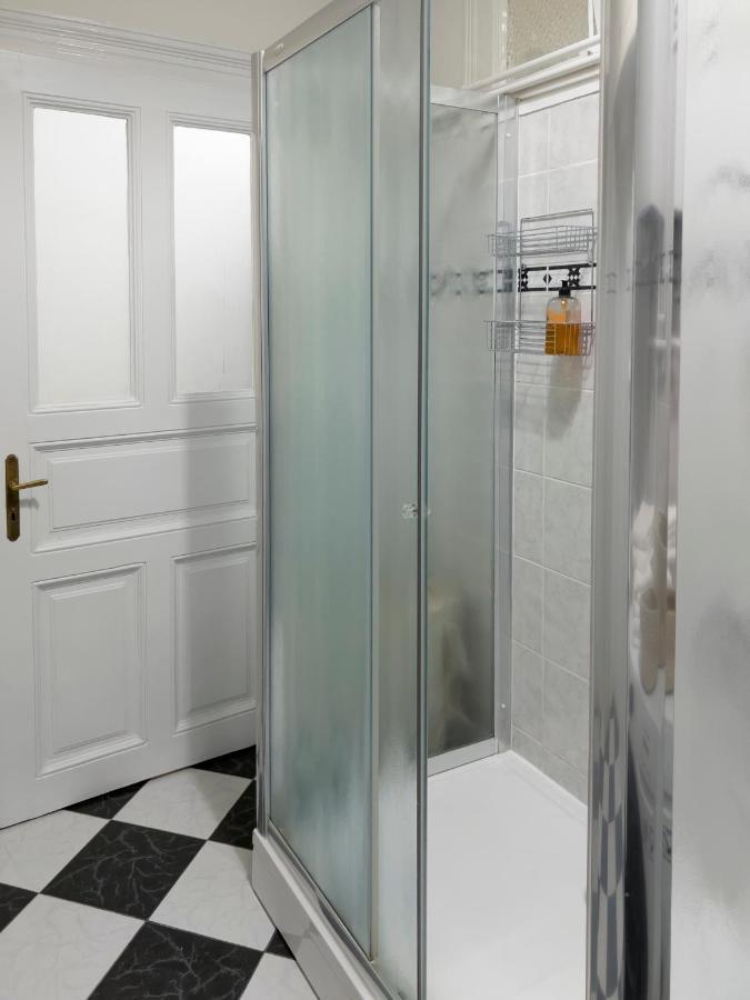 Apartment Herzer Загреб Екстериор снимка