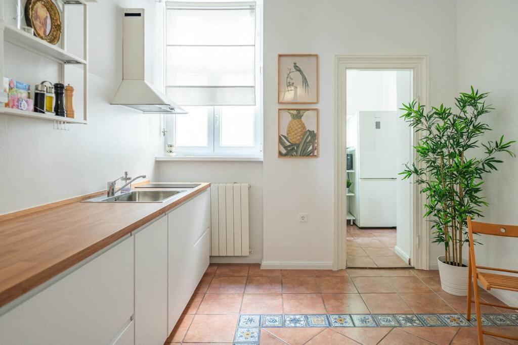 Apartment Herzer Загреб Екстериор снимка