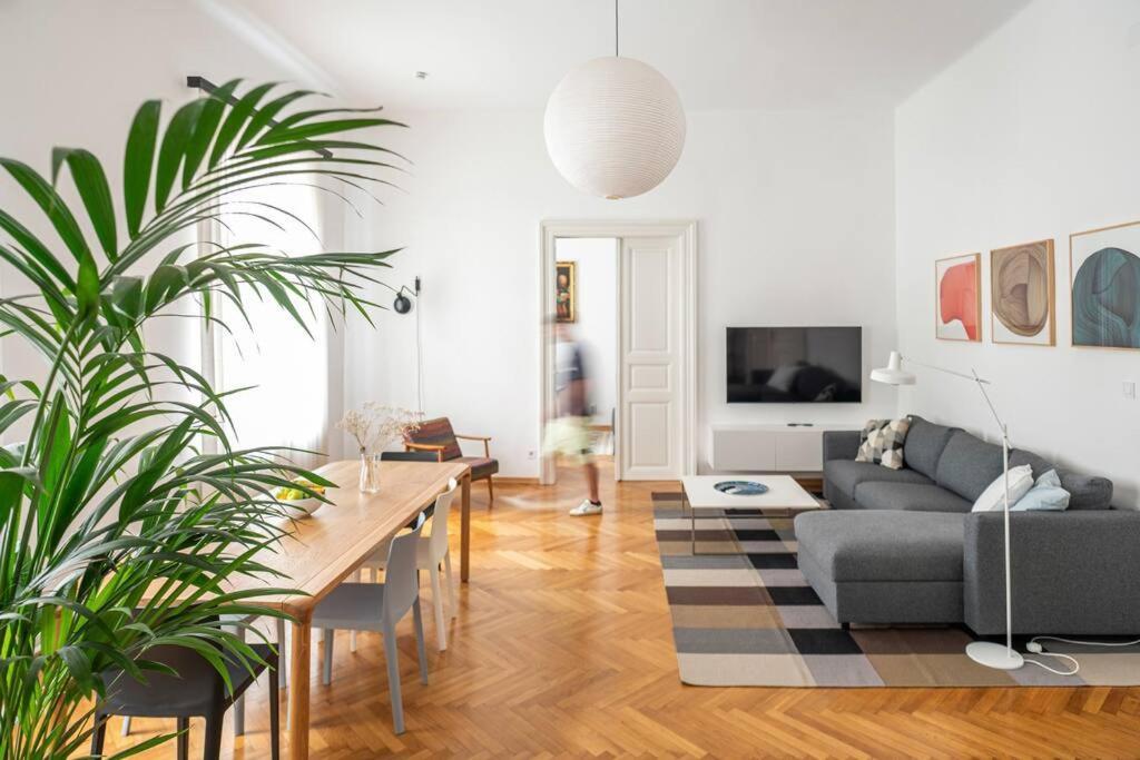 Apartment Herzer Загреб Екстериор снимка